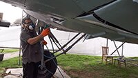After the coronavirus government regulations,  caused 7 weeks delay, Julian is finally able to start spraying the fuselage underside.
